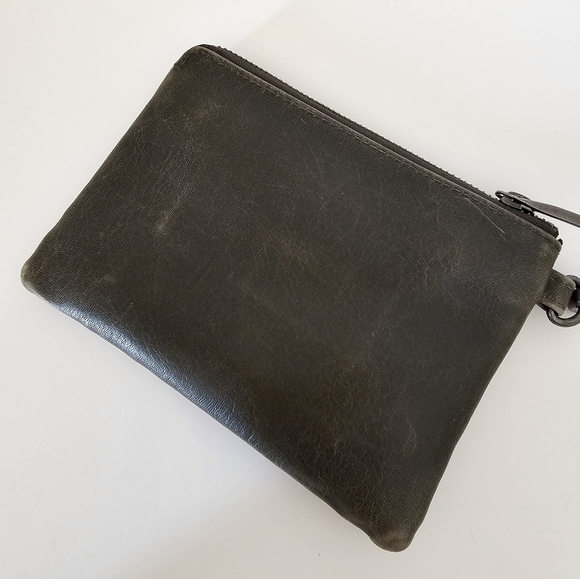 Matt & Nat Green Wristlet Vegan Leather - Picture 3 of 8